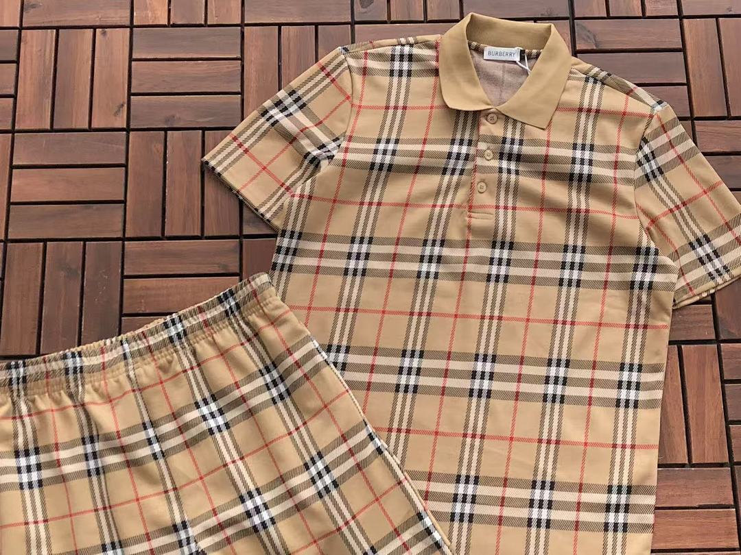 Burberry T-SHIRT