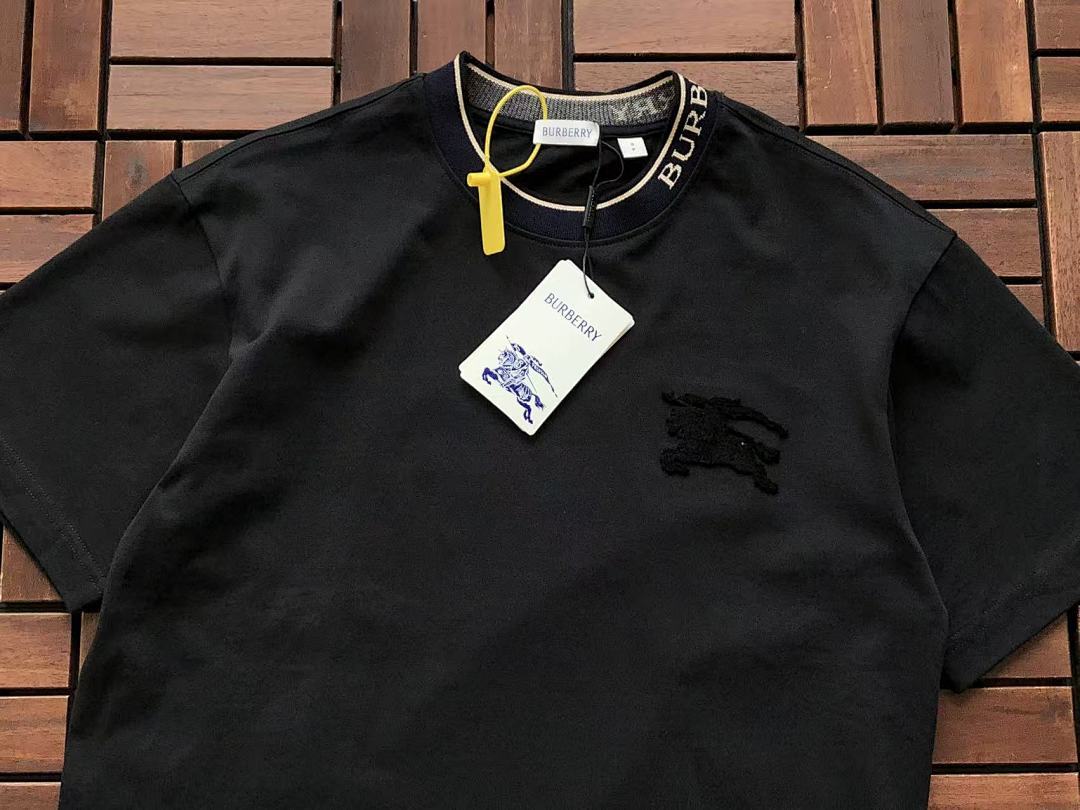 Burberry T-SHIRT