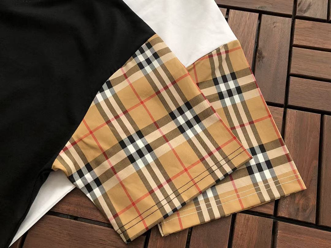 Burberry T-SHIRT