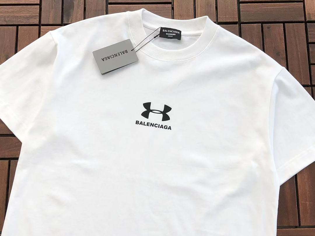 Small Logo Stussy T-Shirt