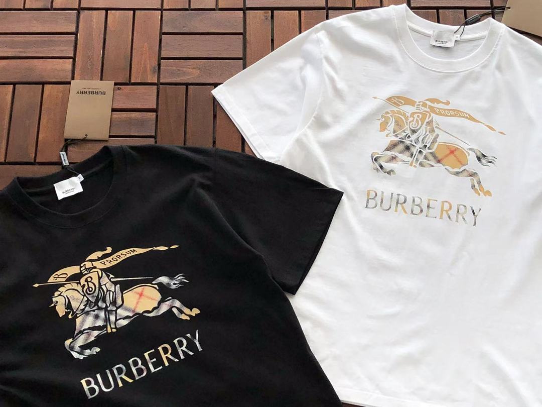 Burberry T-SHIRT