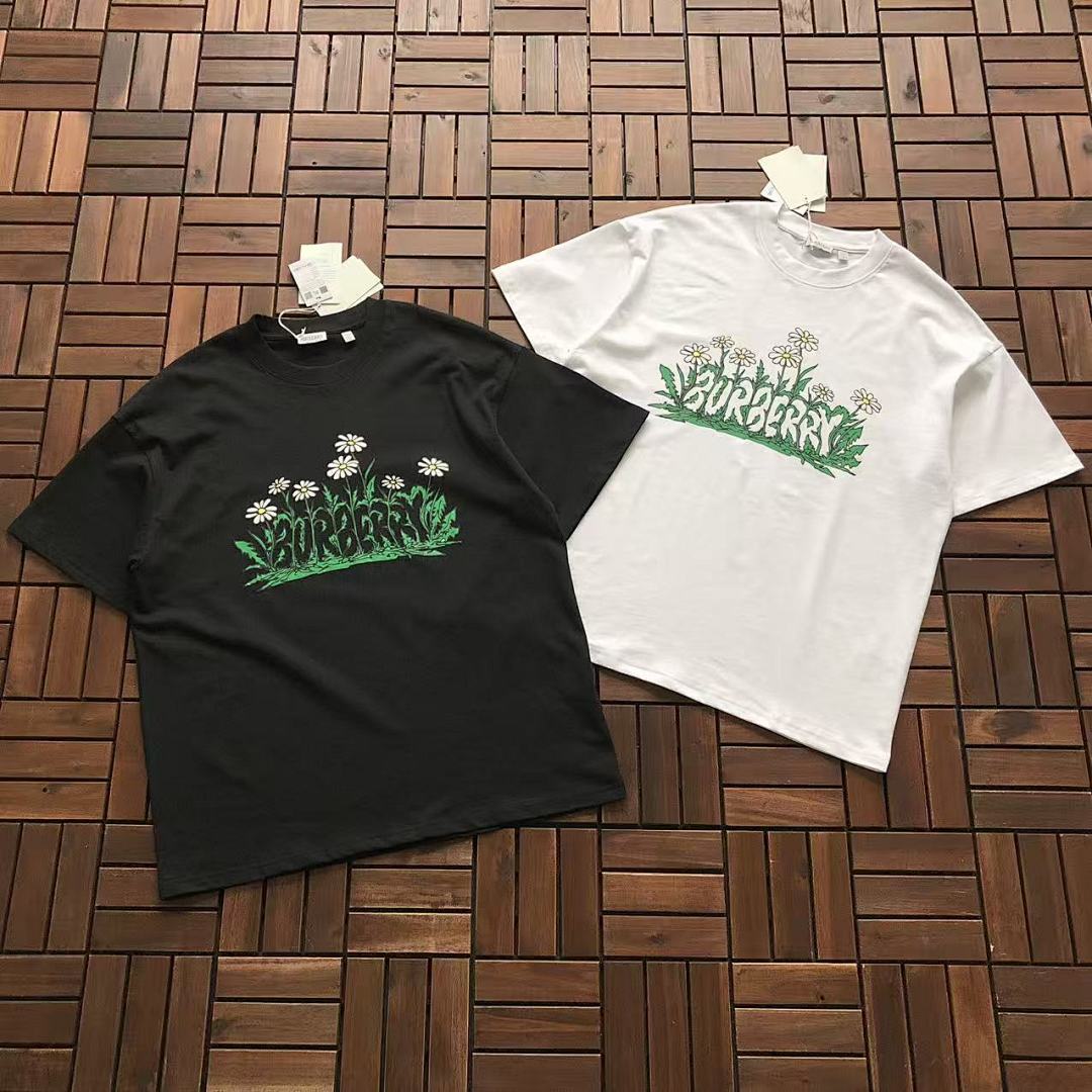 Burberry T-SHIRT