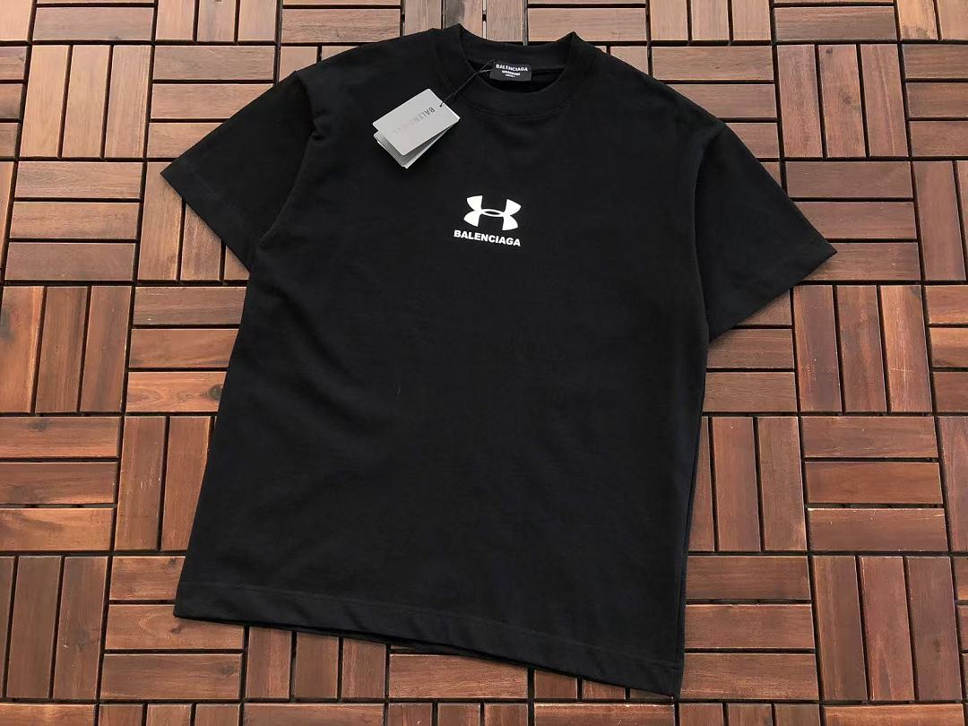 Small Logo Stussy T-Shirt