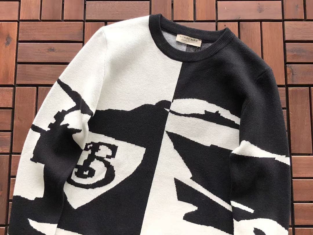 Burberry SWEATER