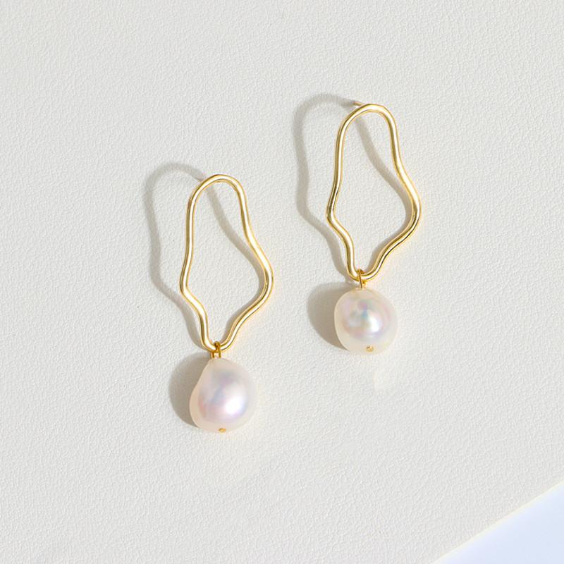 Feng Shui Pearl Drop Gold Earring