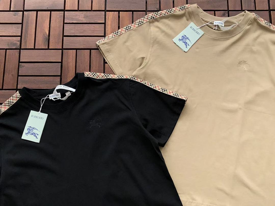 Burberry T-SHIRT