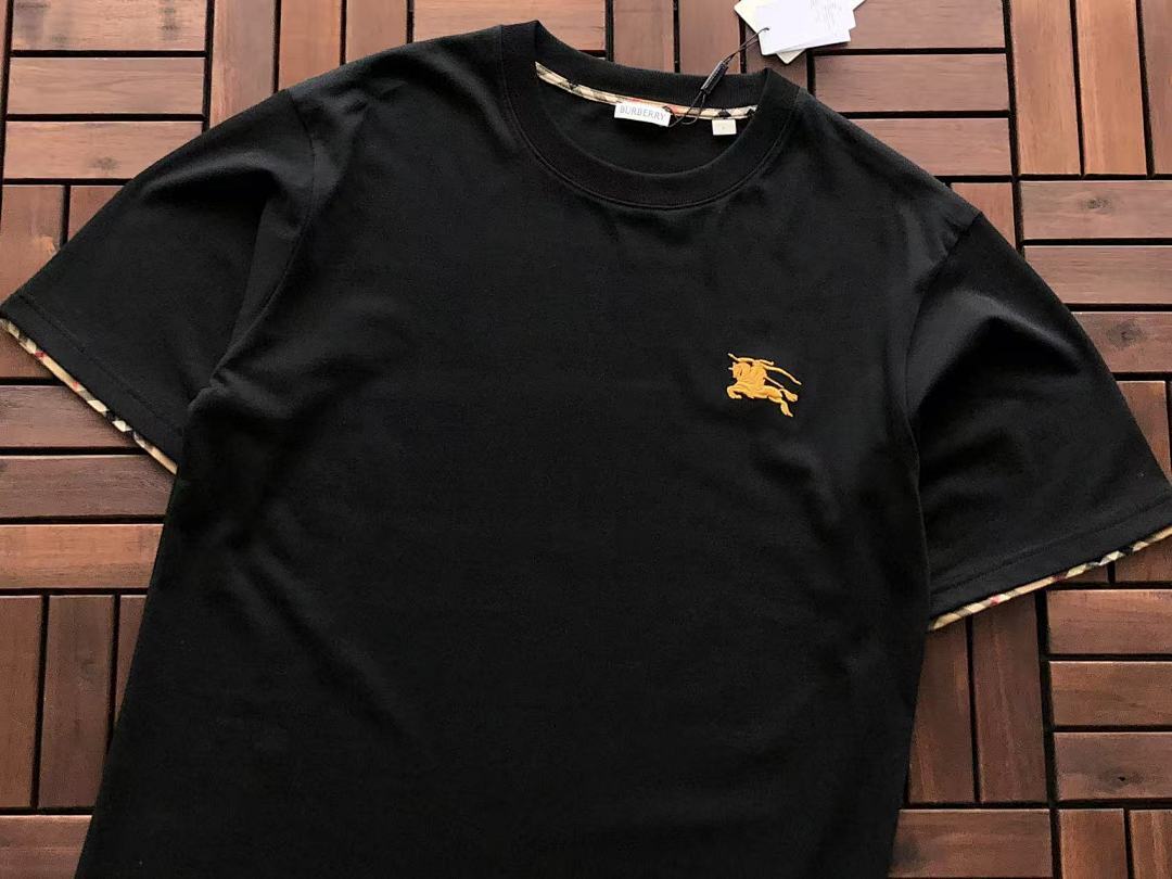 Burberry T-Shirt