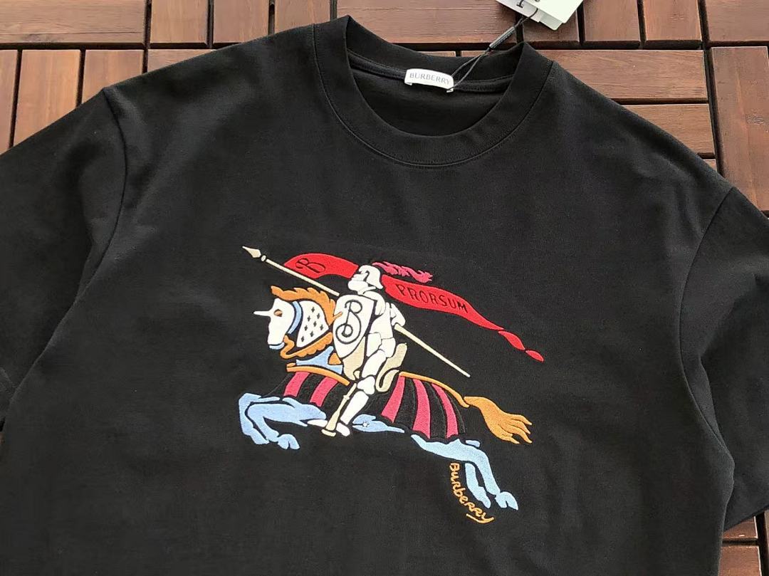 Burberry T-SHIRT