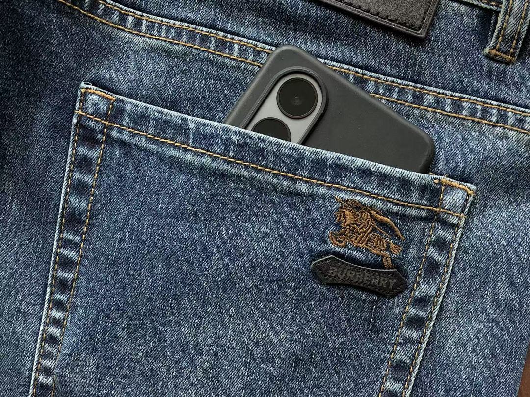 Burberry JEANS