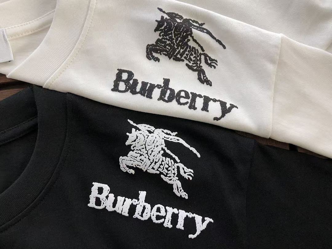 Burberry T-SHIRT