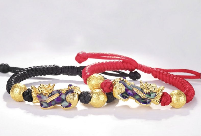 Hand Knitted Lucky Red Rope Color Changing Pixiu Bracelet
