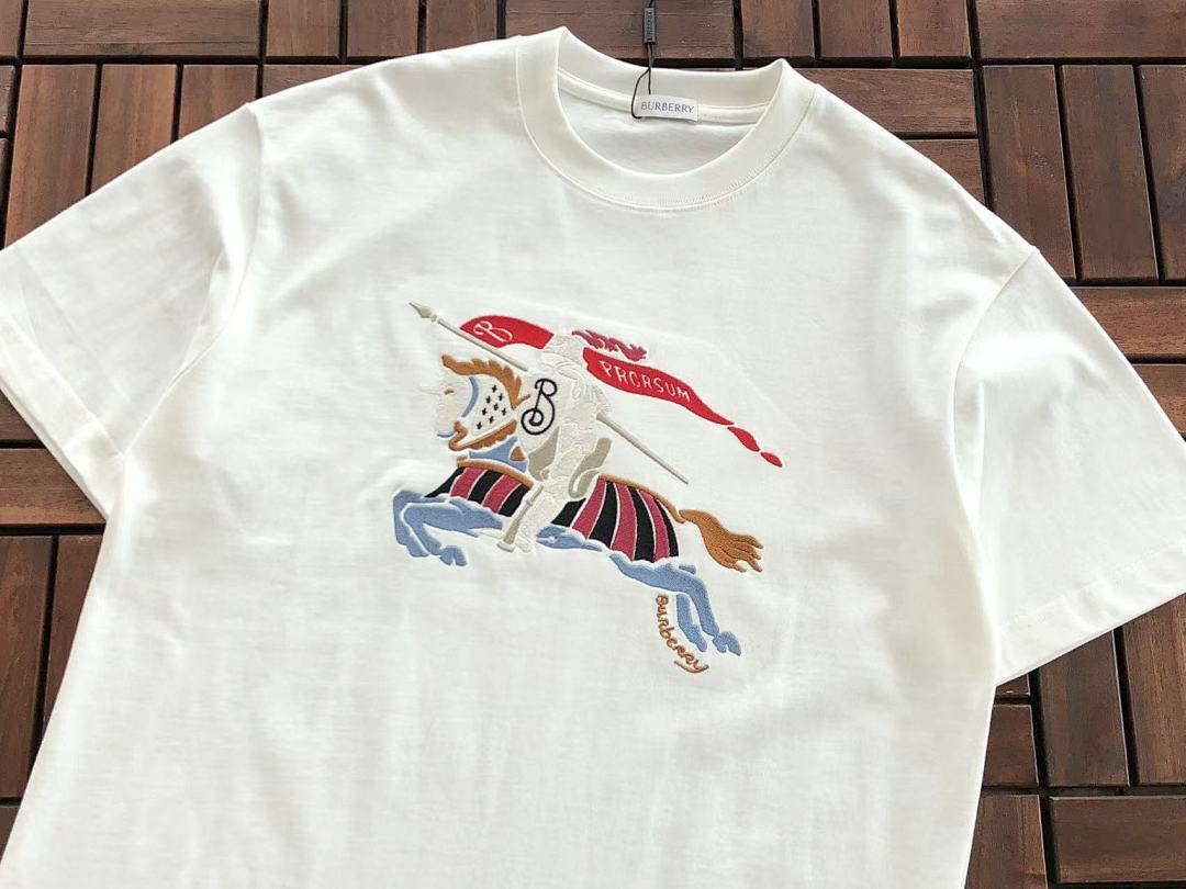 Burberry T-SHIRT