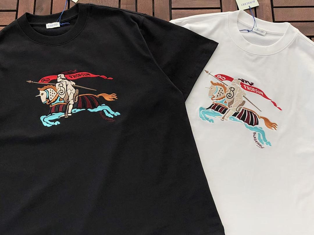 Burberry T-SHIRT