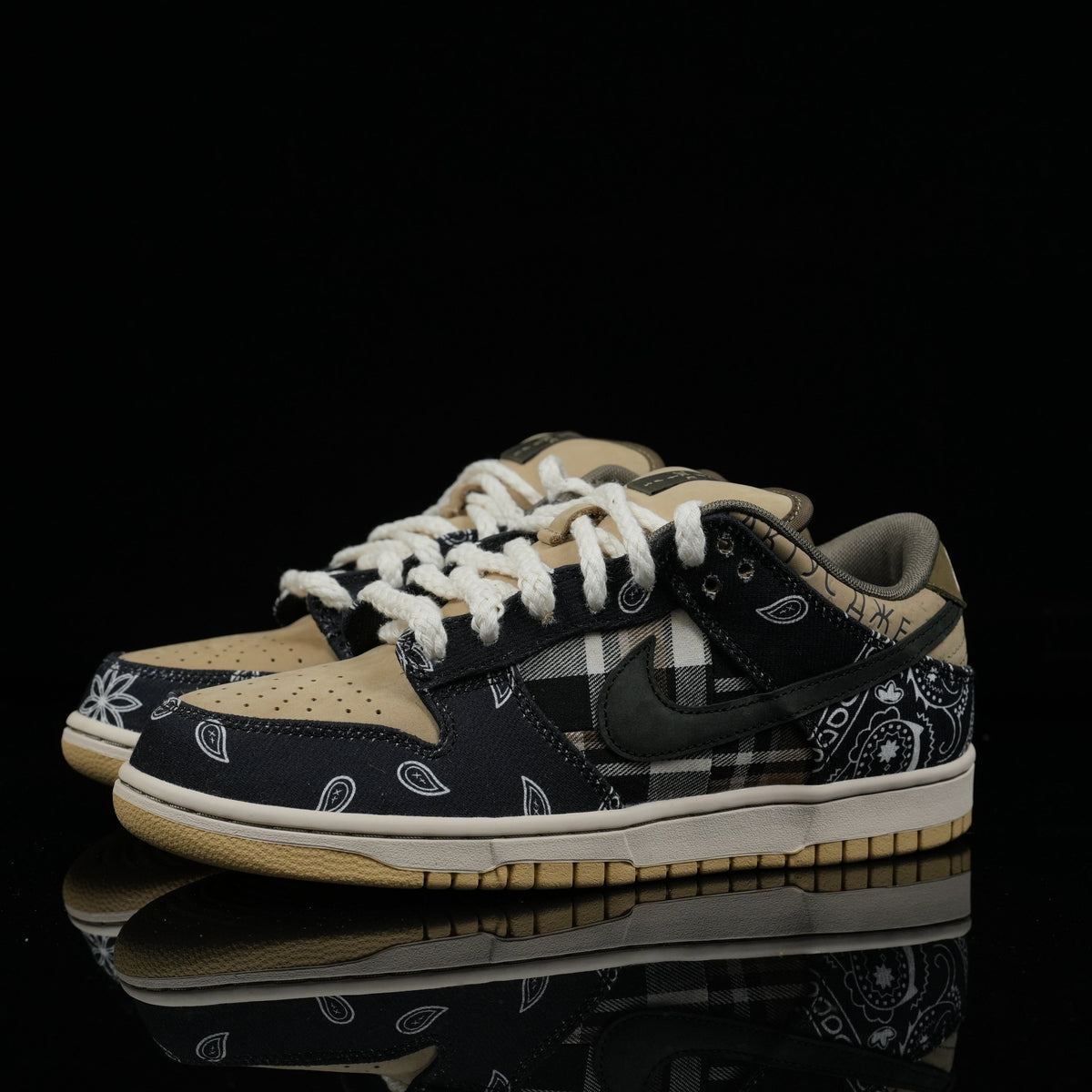 Nike SB Dunk Low Black White