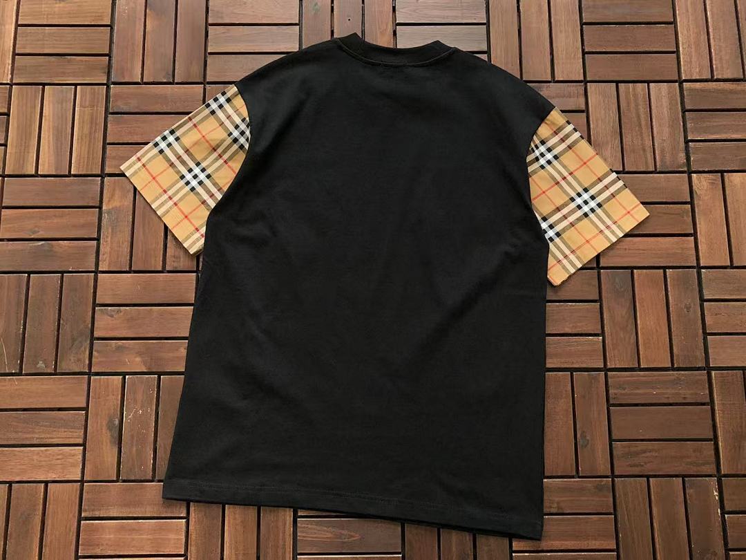 Burberry T-SHIRT