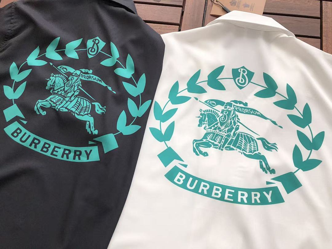 Burberry T-SHIRT