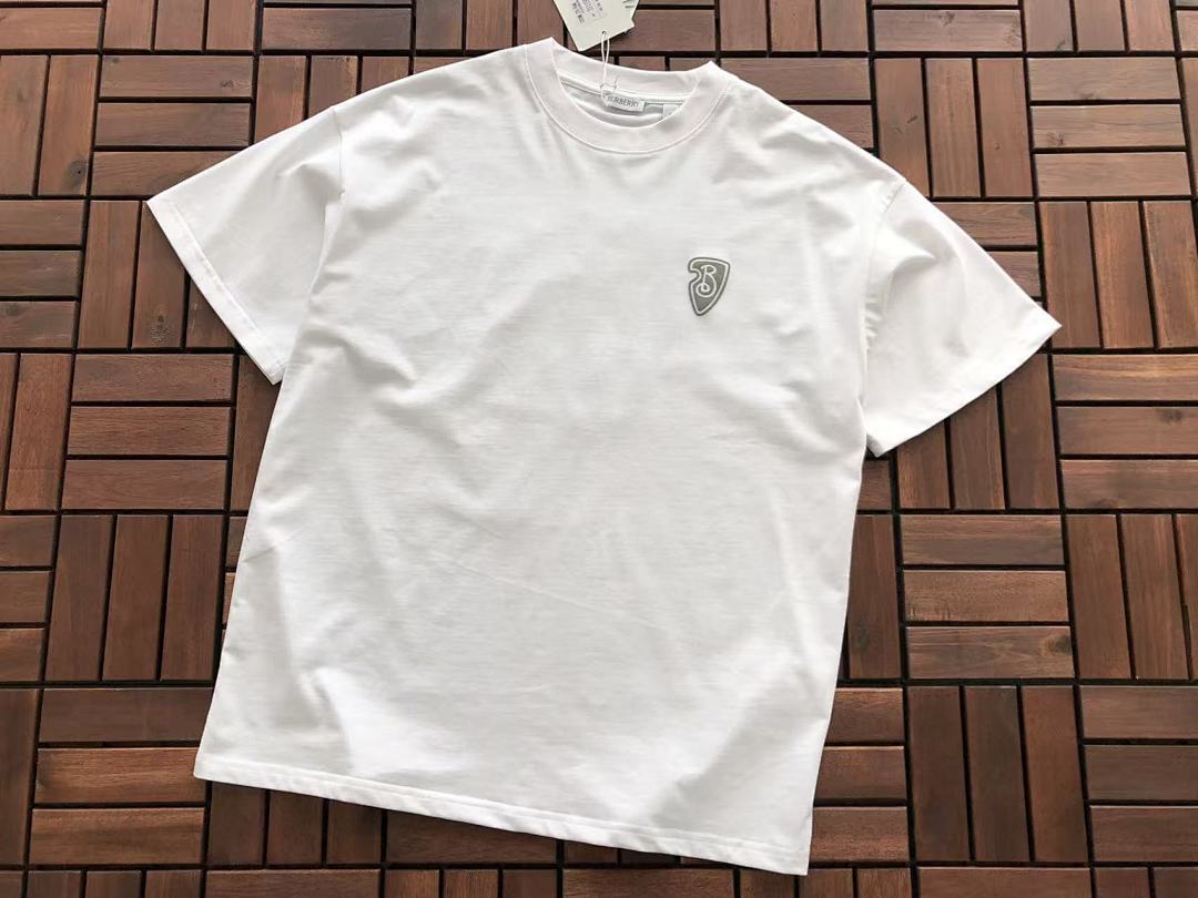 Burberry T-SHIRT