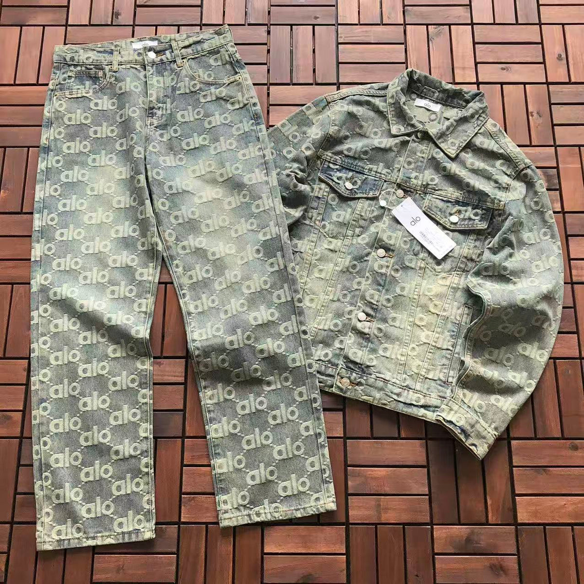 Alo Yoga Jacket & Pants Set