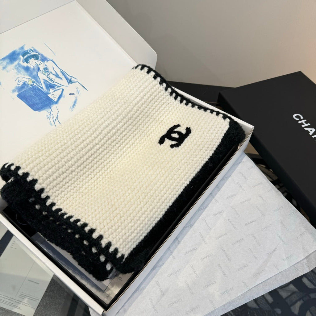 CC 25 Classic Scarf 170cm Black White Wool 293430