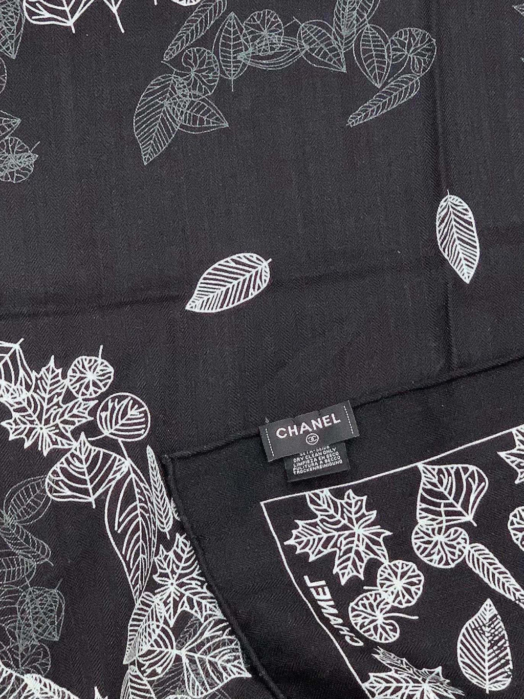 CC Scarf 140cm Black White Silk Cashmere 143729