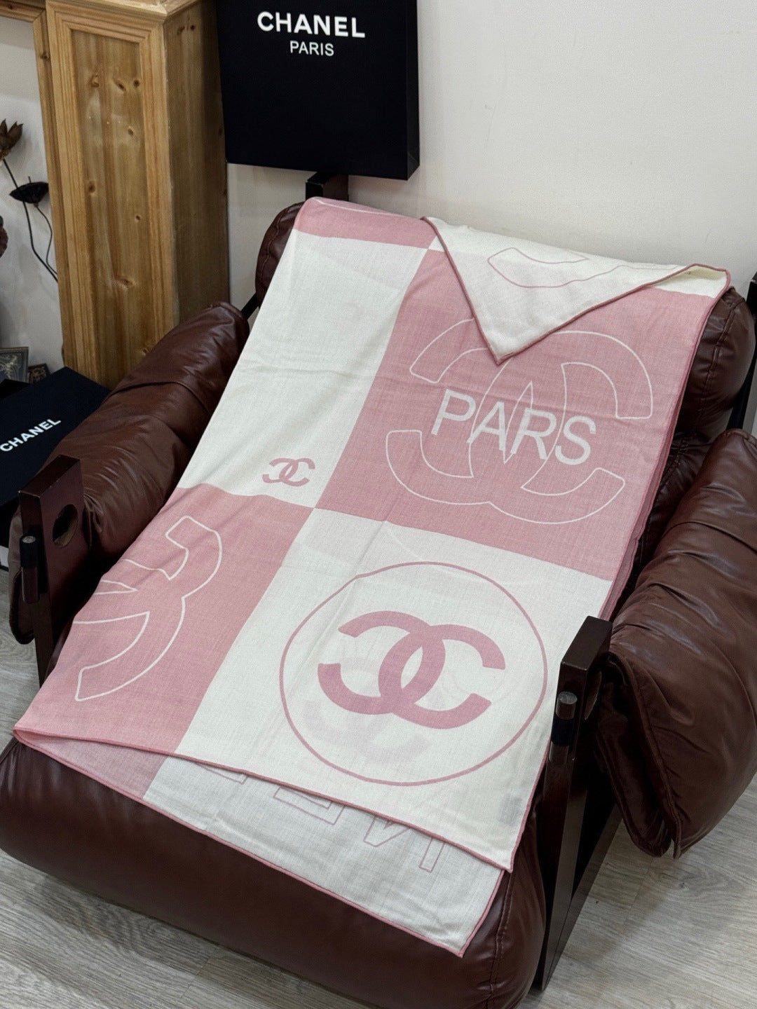 CC Double-Sided Scarf 135cm Light Pink White Silk Cashmere 153150