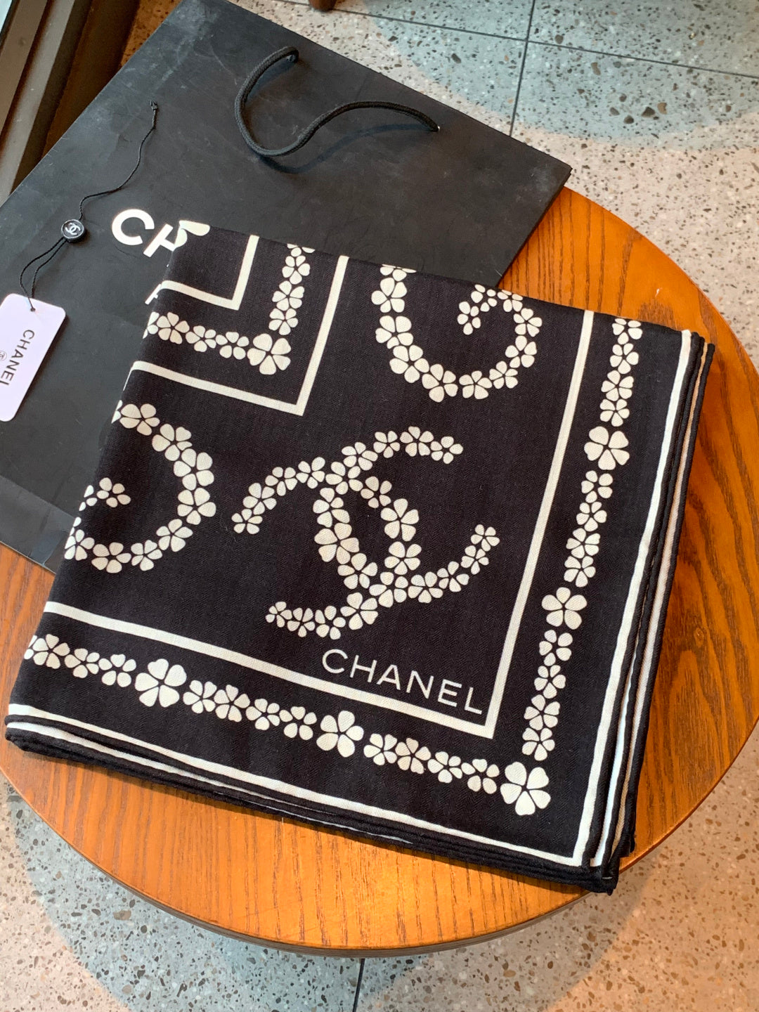 CC Double-Sided Scarf 135cm Black Mulberry Silk Cashmere 153152