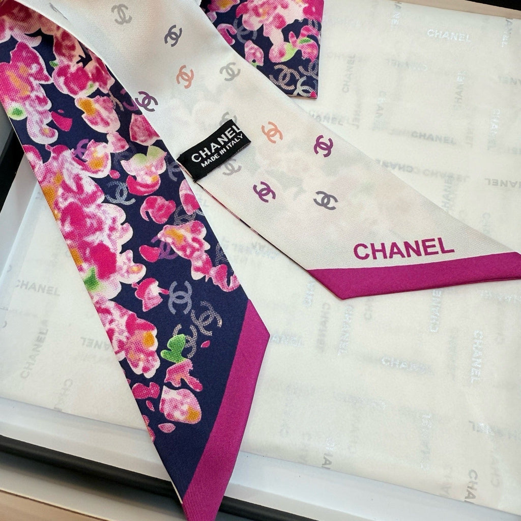 CC Twilly Mini Star 120cm Purple Mulberry Silk 943526