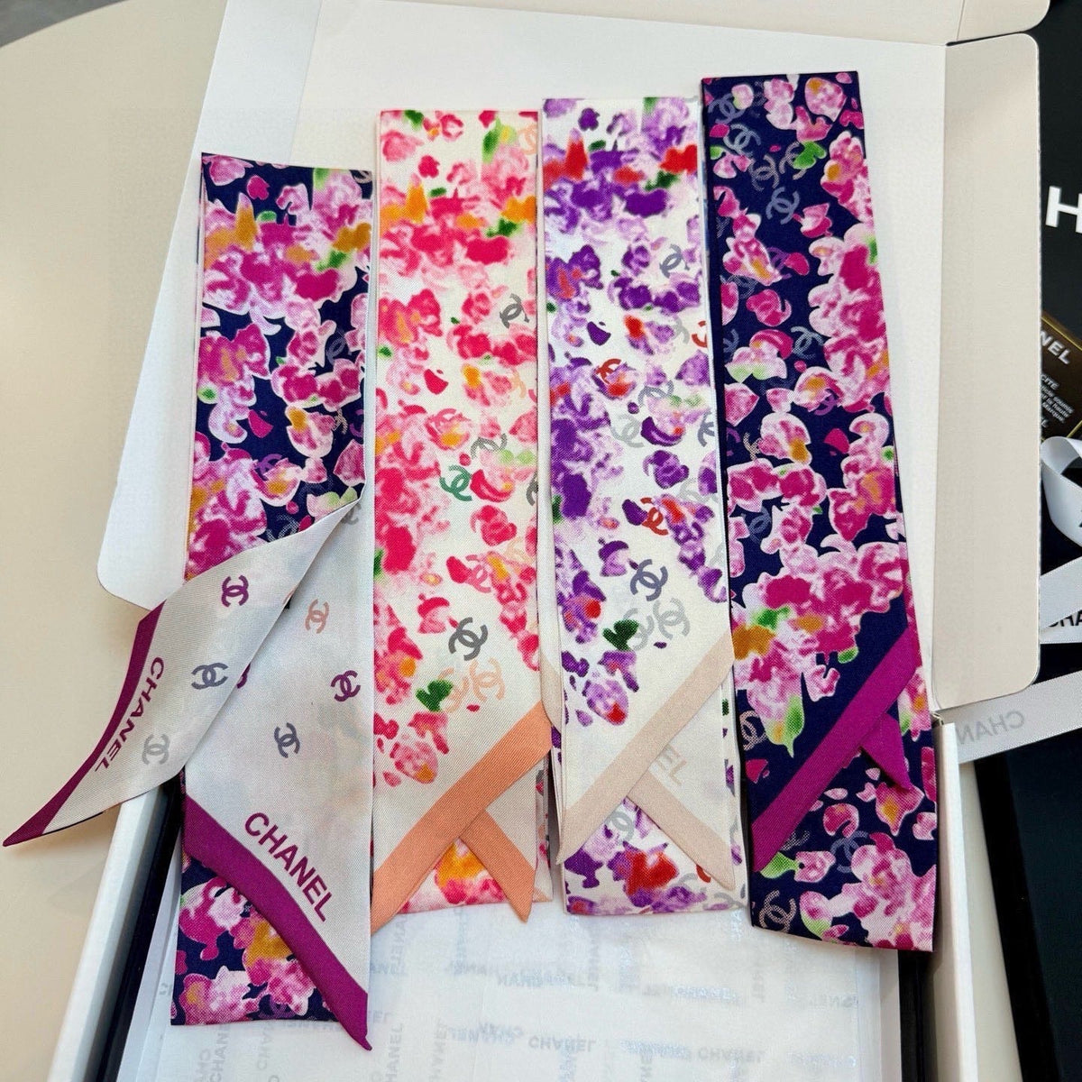 CC Twilly Mini Scarf 105 White Purple Floral Pattern Silk Twill 147666
