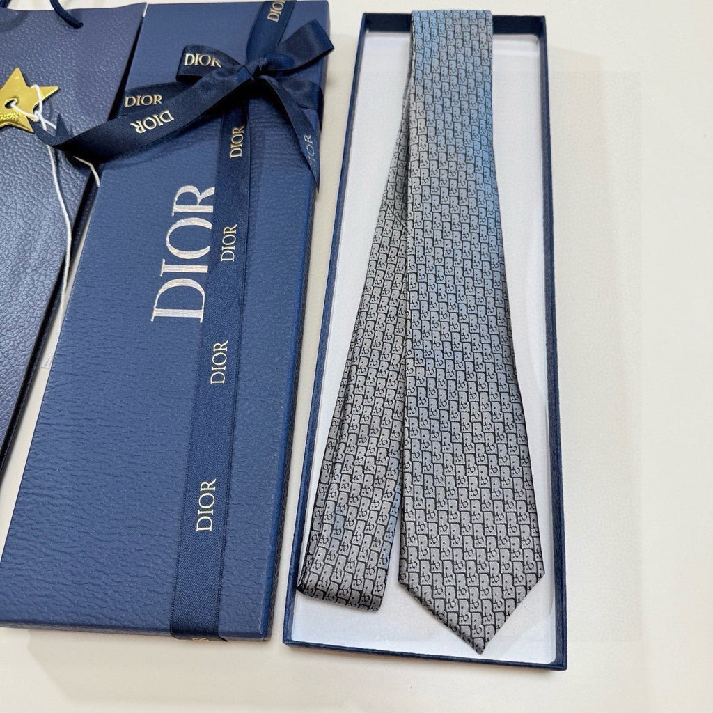 CD Tie Grey Silk 330076