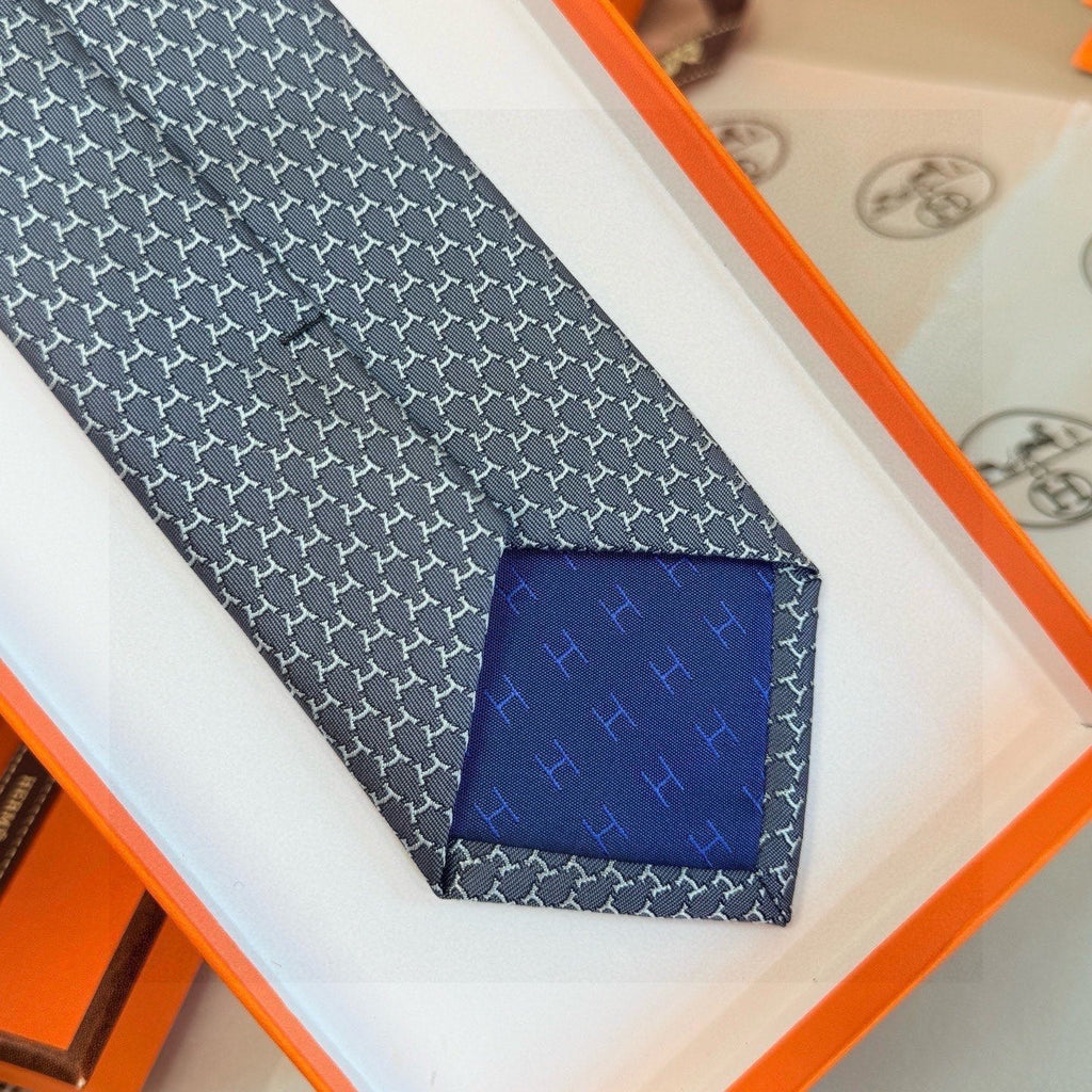 HM  Hilario Tie Grey Twill Silk 210000