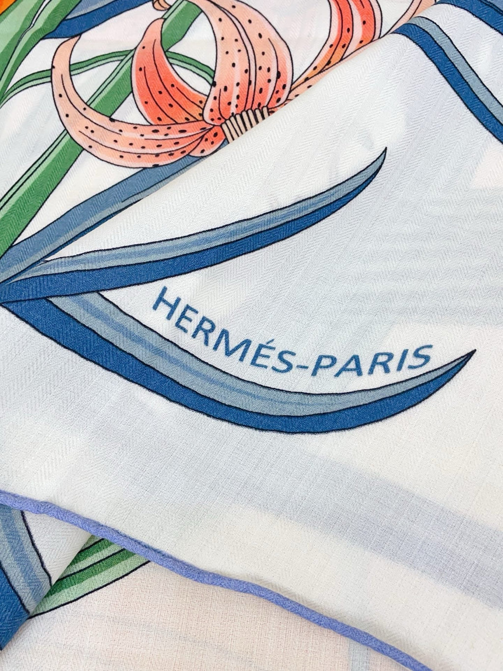 HM  Bouquet Final Scarf 90 White Silk Cashmere 139461