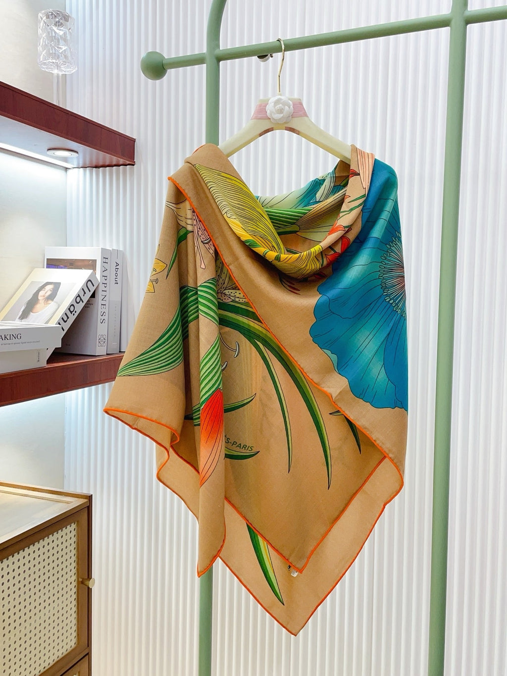 HM  Bouquet Final Scarf 90 Beige Silk 139462