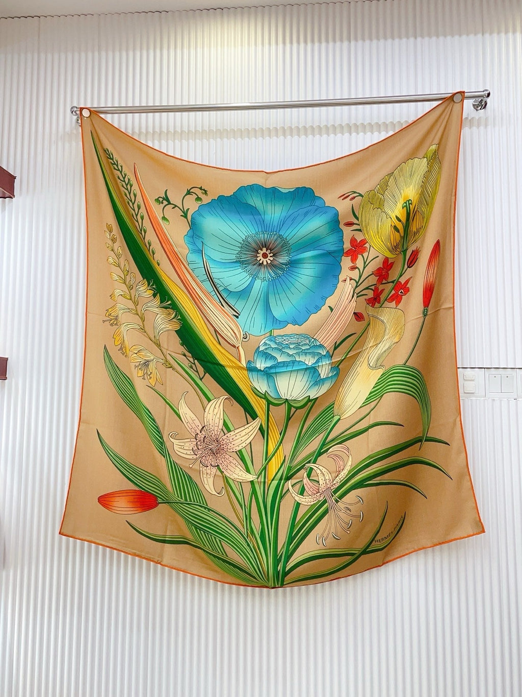 HM  Bouquet Final Scarf 90 Beige Silk 139462