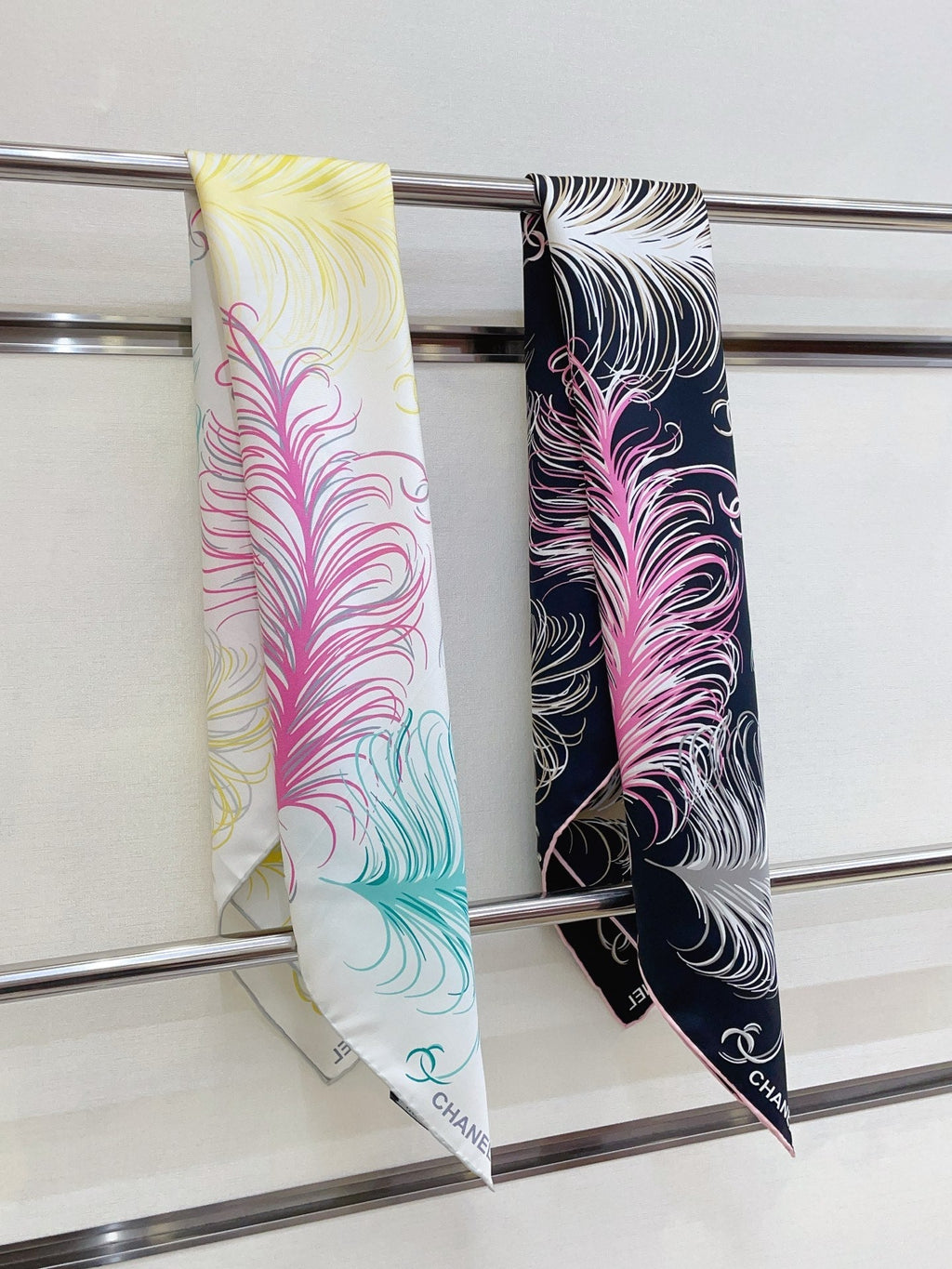 CC Double-Sided  Scarf 90cm Black White Pink Feathers Logo Twill Silk 150370