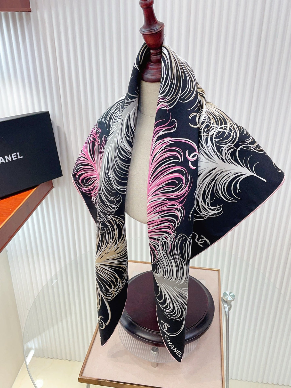 CC Double-Sided  Scarf 90cm Black White Pink Feathers Logo Twill Silk 150370