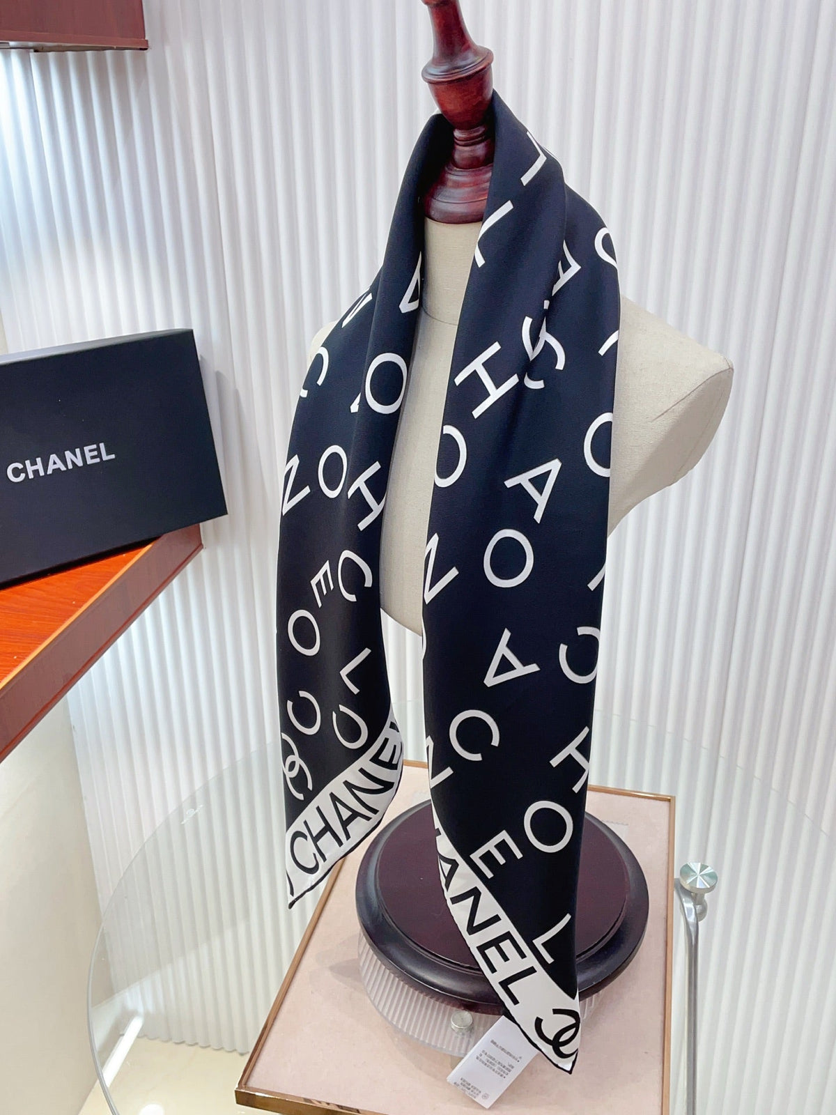CC Double-Sided  Scarf 90cm Black White Logo Twill Silk 150371