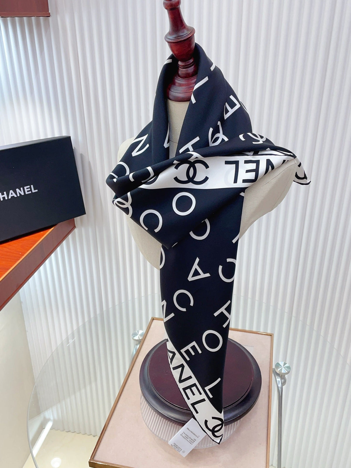CC Double-Sided  Scarf 90cm Black White Logo Twill Silk 150371