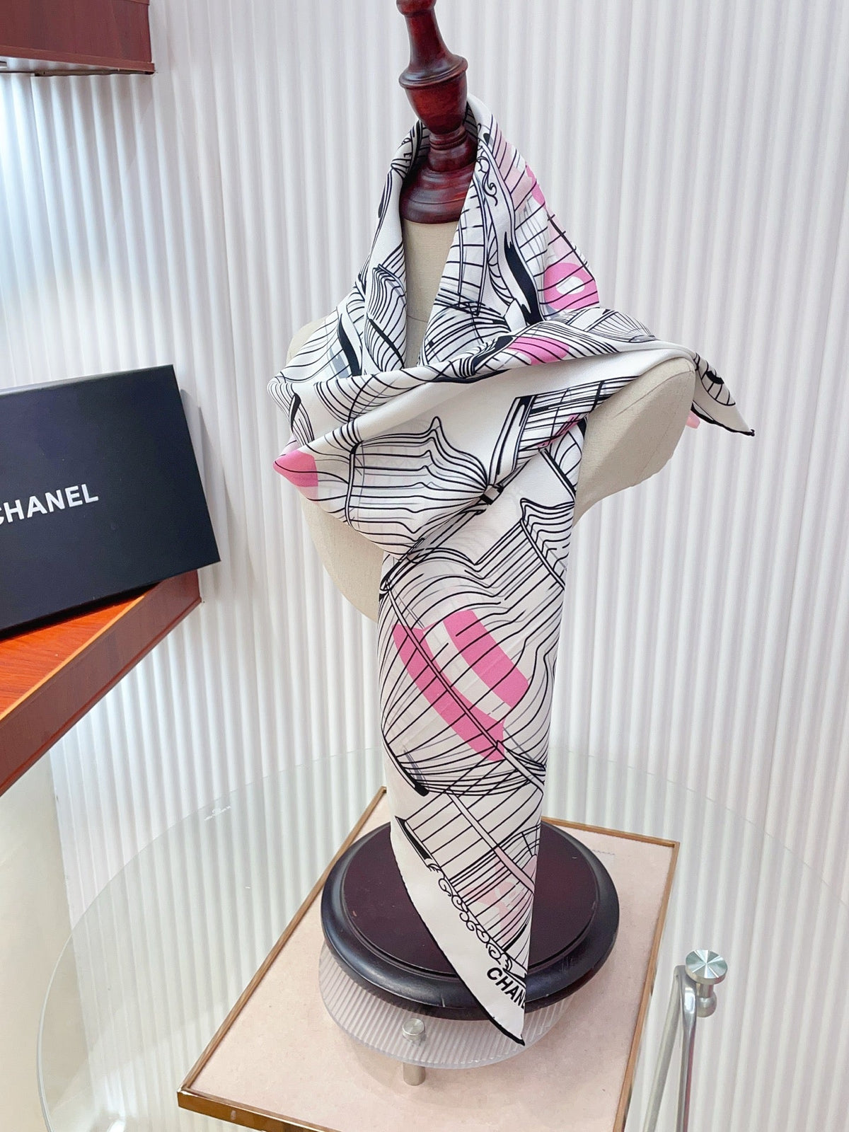 CC Birdcage Scarf 90x90cm White Colorful Silk Twill 209924