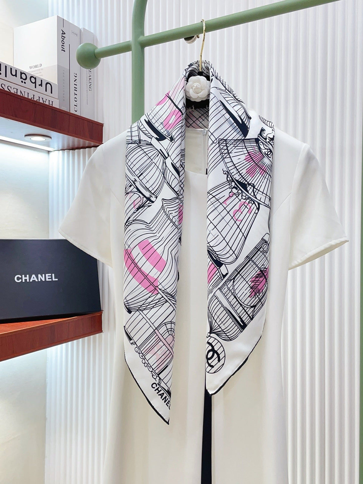 CC Birdcage Scarf 90x90cm White Colorful Silk Twill 209924