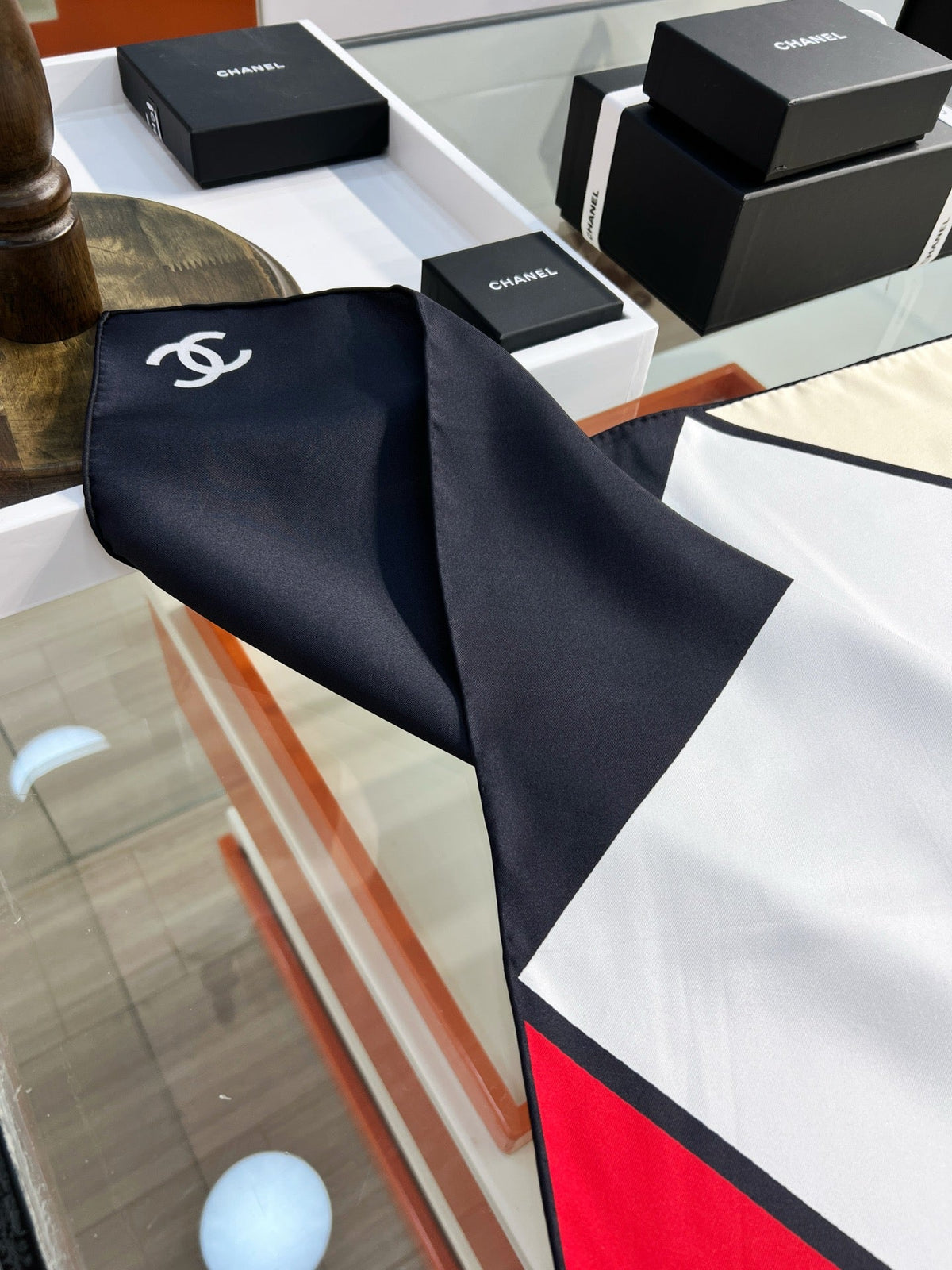 CC Scarf 90x90 White Ivory Red Black Silk Twill 204024