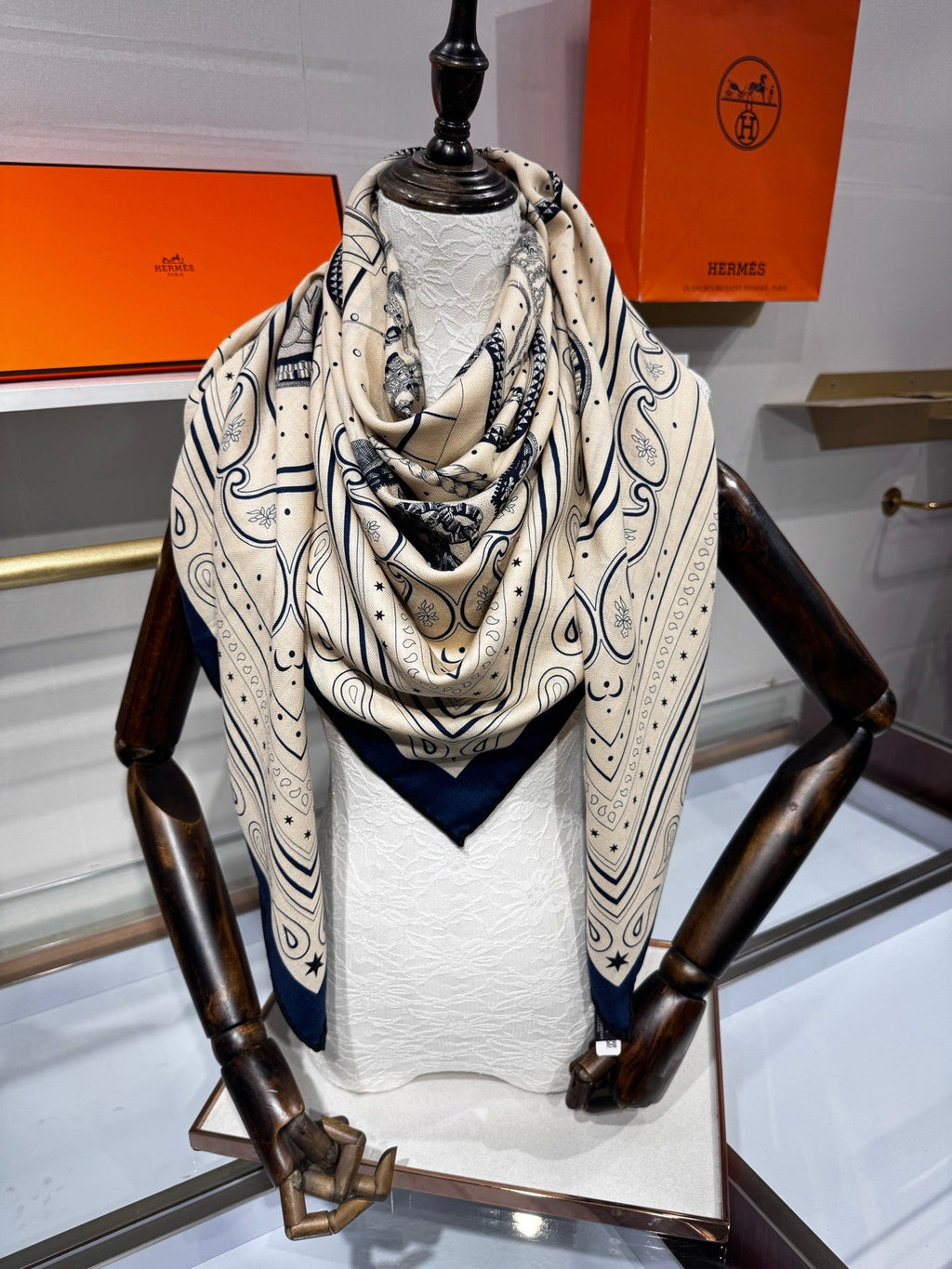 Hermès Grand Apparat Bandana Shawl 140x140cm Cream Blue Cashmere Silk 212690