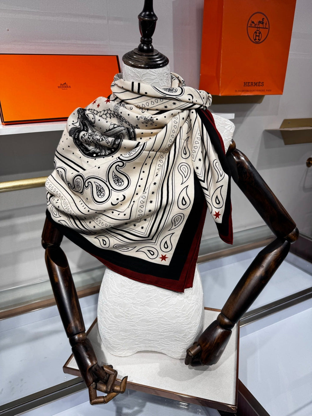 Hermès Grand Apparat Bandana Shawl 140x140cm Cream Black Cashmere Silk 212693