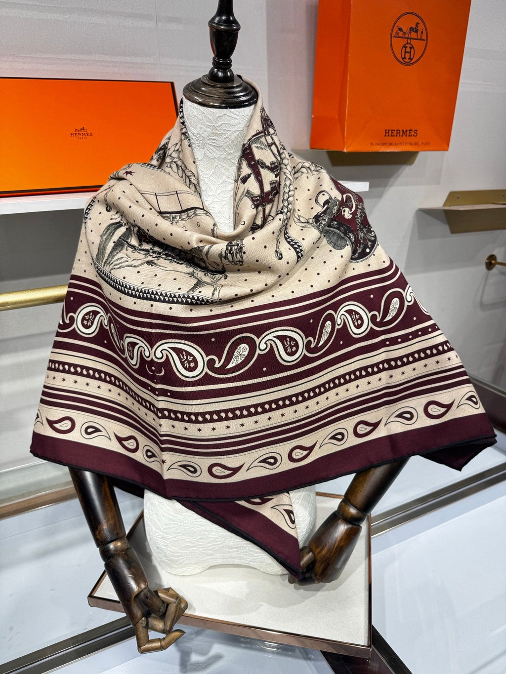 Hermès Grand Apparat Bandana Shawl 140x140cm Cream Burgundy Cashmere Silk 212702