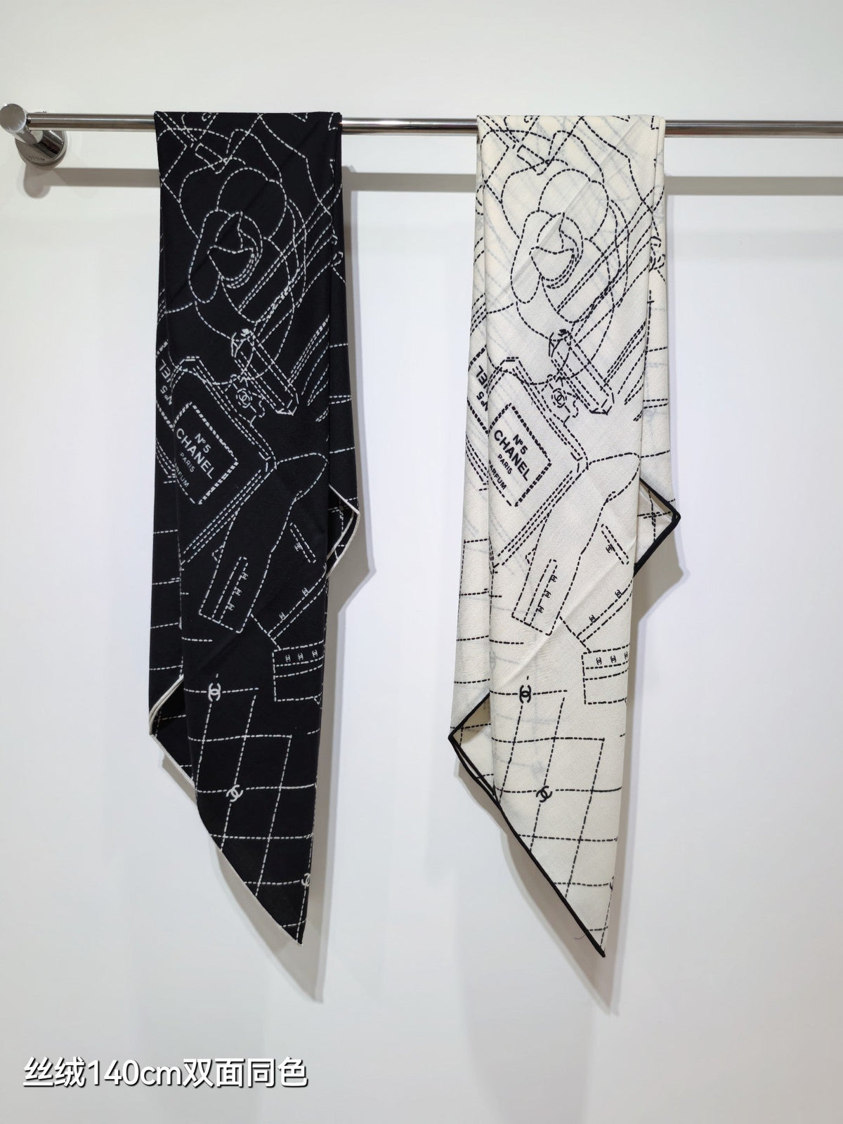 CC 25 Scarf 140CM Black Cashmere 293077
