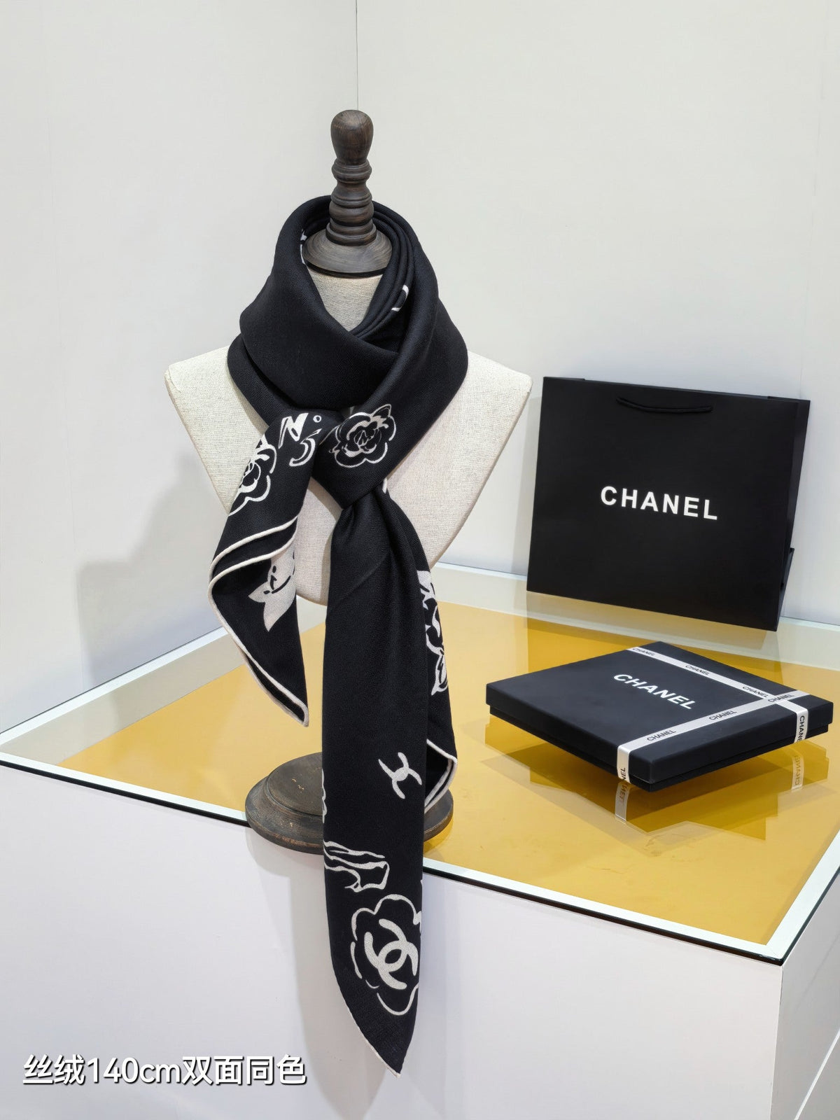 CC Chain Pattern Scarf 140x140 Black Colorful Cashmere Silk 212033