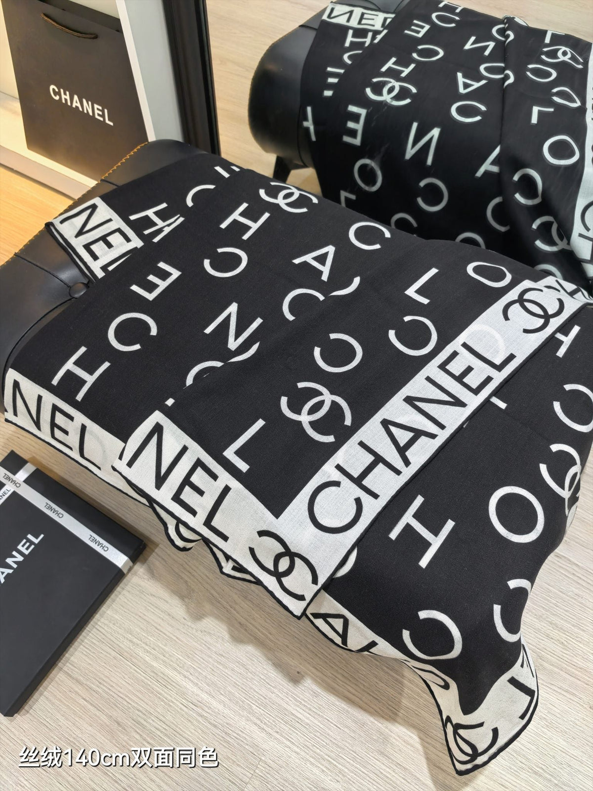 CC 25 Scarf 140CM White Black Cashmere 293084