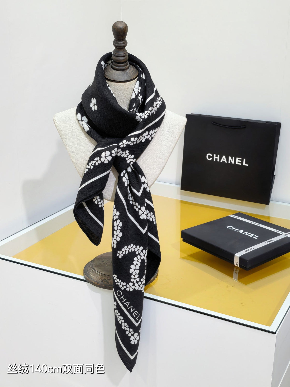 CC 25 Scarf 140CM Black Cashmere 293090
