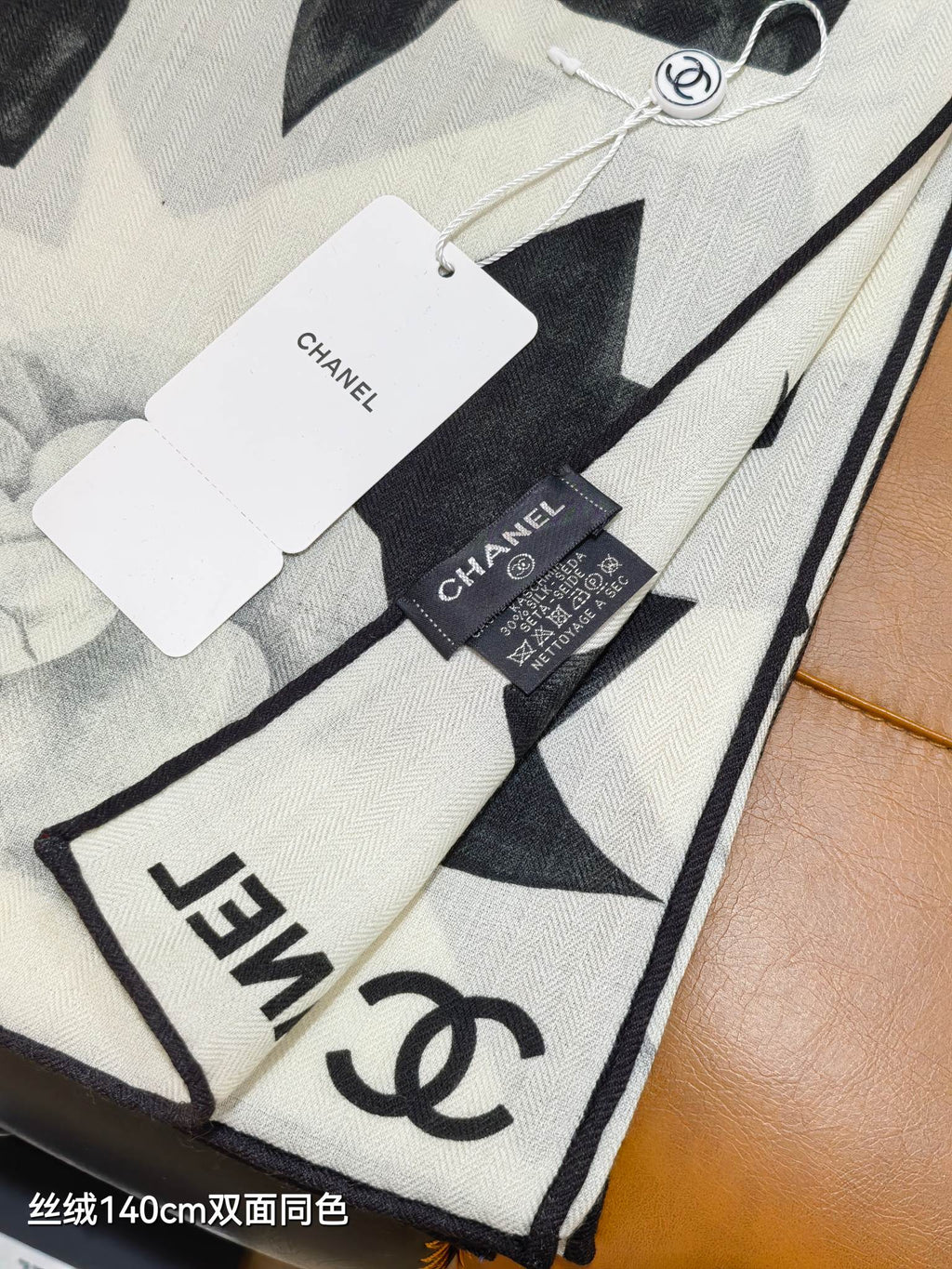 CC Double-sided Scarf 140cm Black And White Cashmere Silk 136603