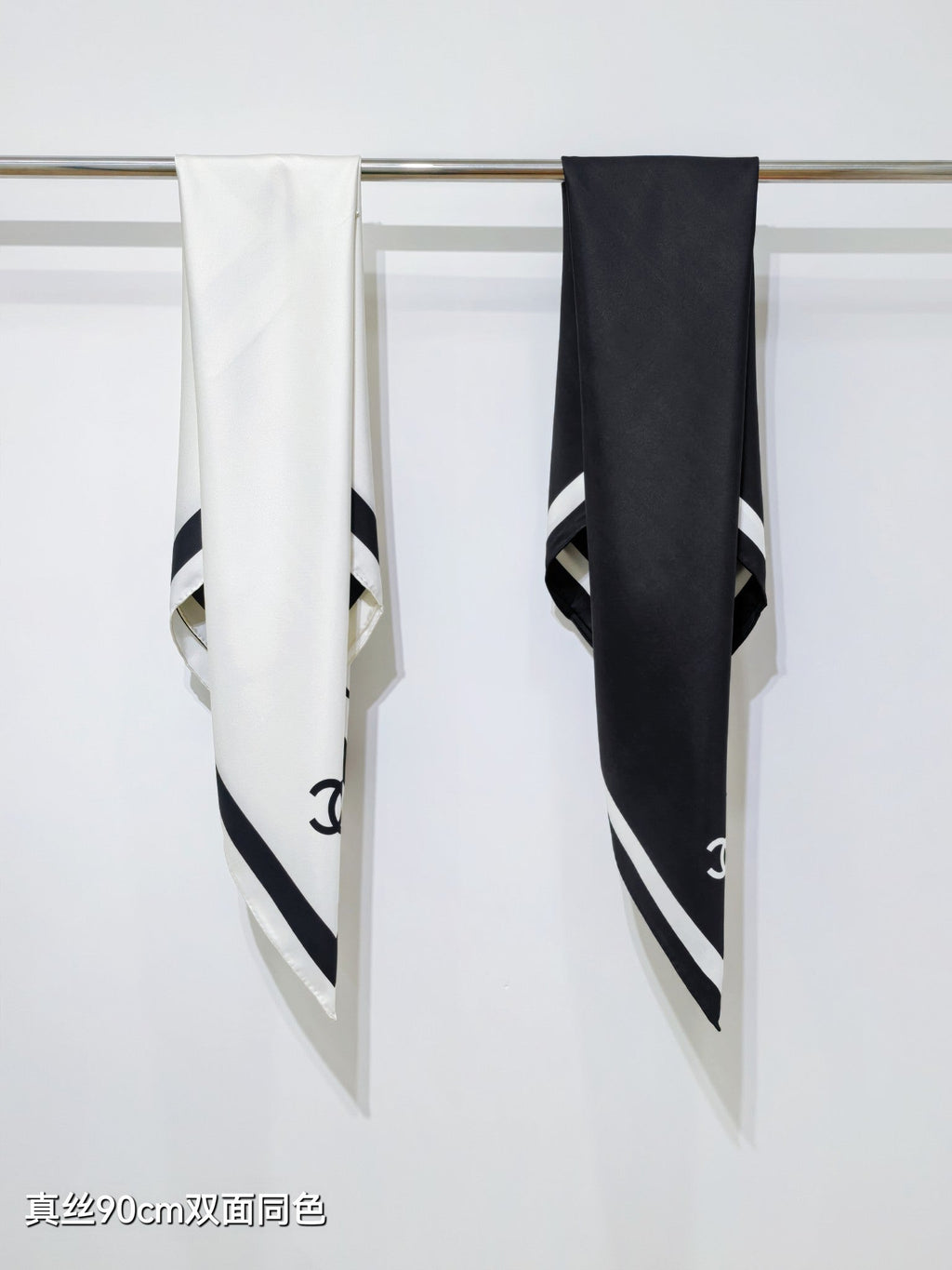 CC 26s Scarf 90x90 Black White Twill Silk 212061