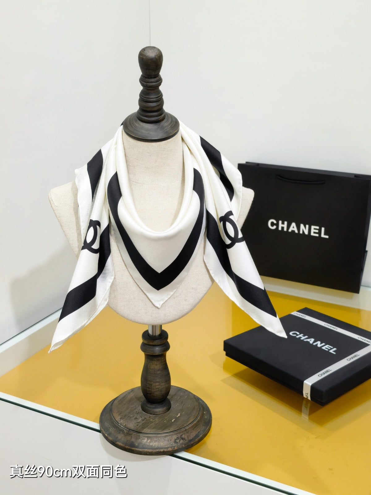 CC 26s Scarf 90x90 Black White Twill Silk 212061
